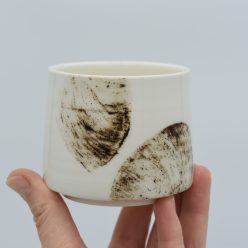 KORONGOLT PORCELÁN FLOW CSÉSZE