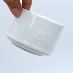 KORONGOLT PORCELÁN CSÉSZE