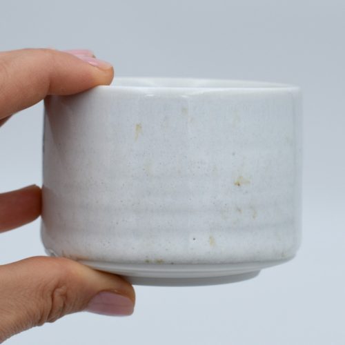 KORONGOLT PORCELÁN CSÉSZE